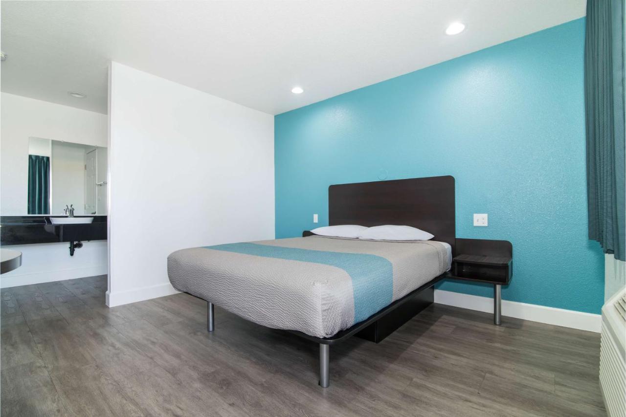 Motel 6-Moreno Valley, CA - Perris Esterno foto
